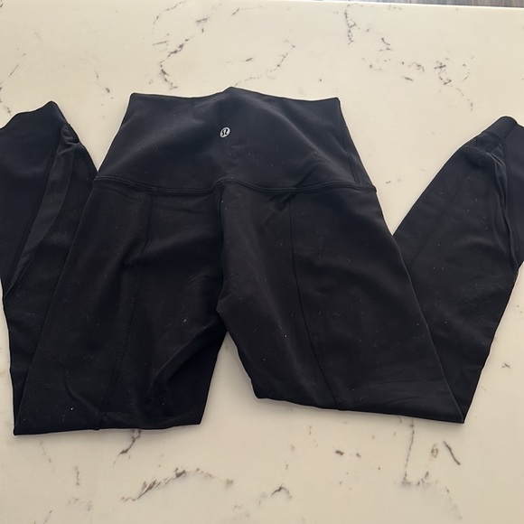 Lululemon leggings 3/4 length - Picture 2 of 3